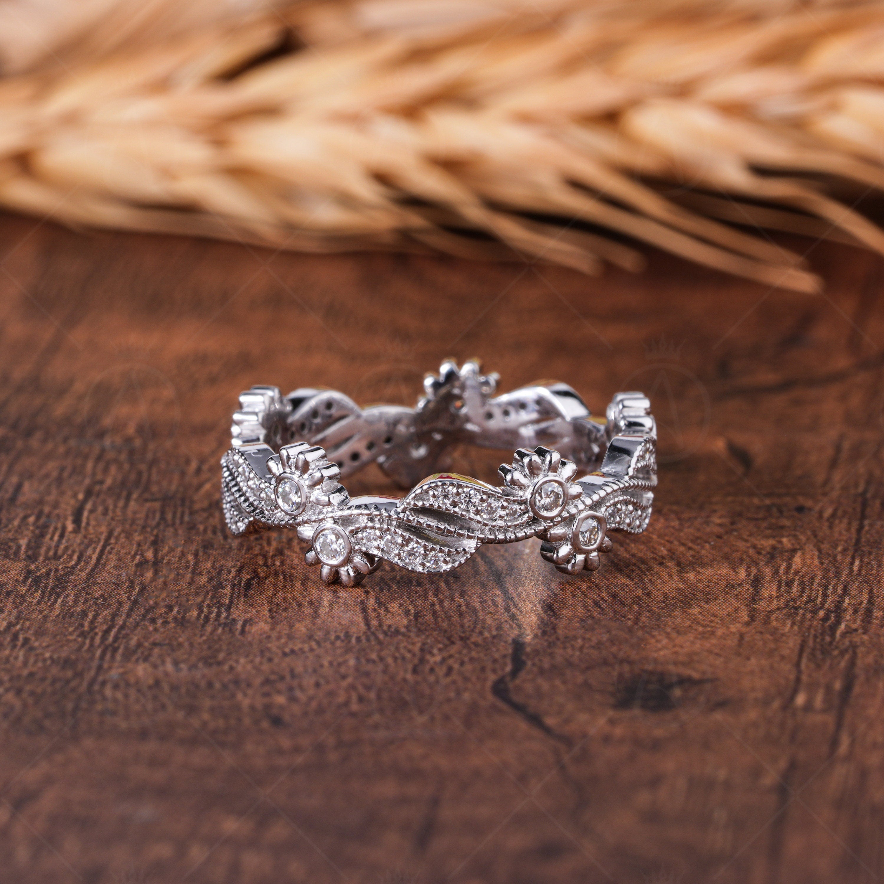 Vintage Filigree Wedding Bands Women Antique Moissanite Diamond Band Flower Anniversary Band Unique Wave Style Eternity Band