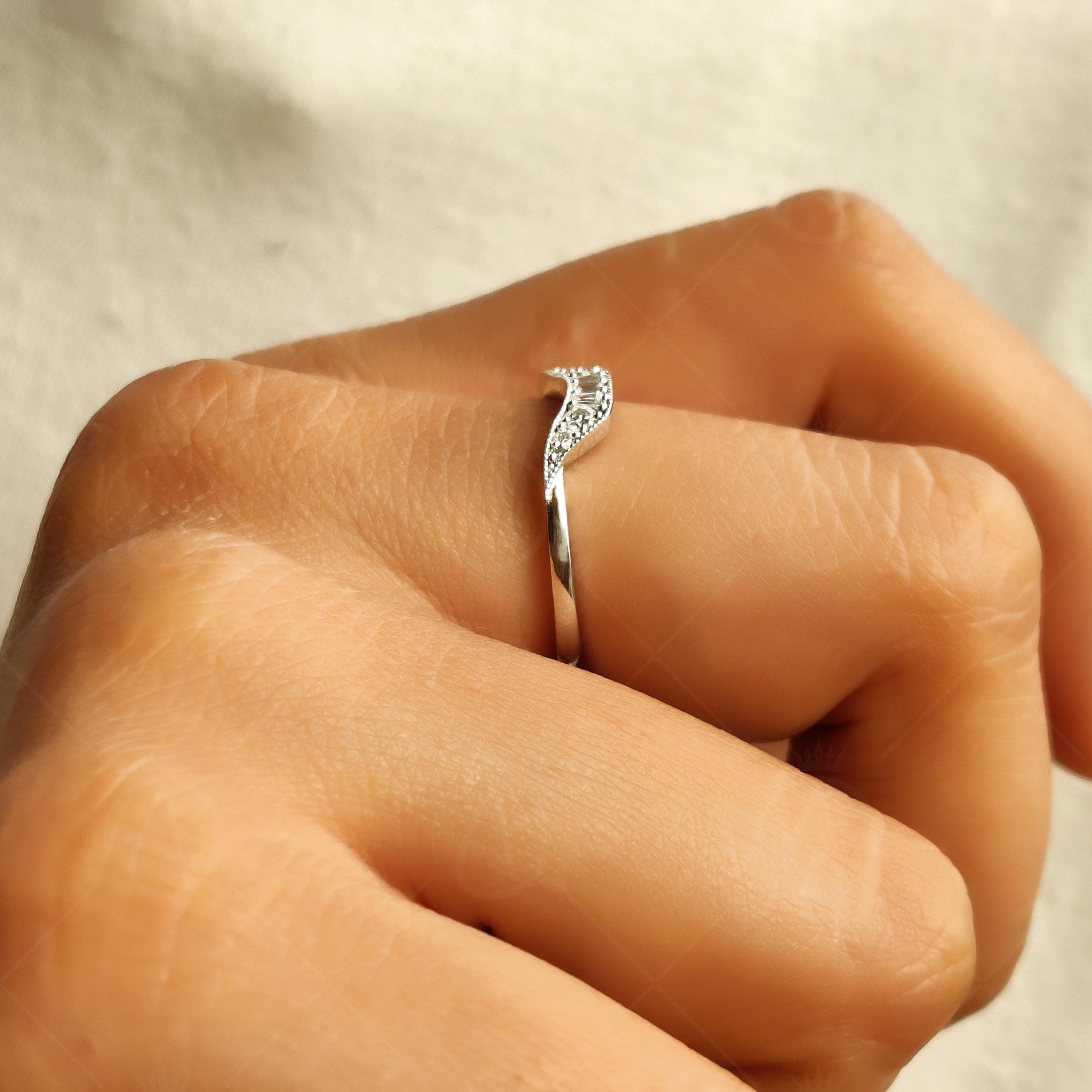 Moissanite Curved Wedding Band, Vintage Round Baguette Ring
