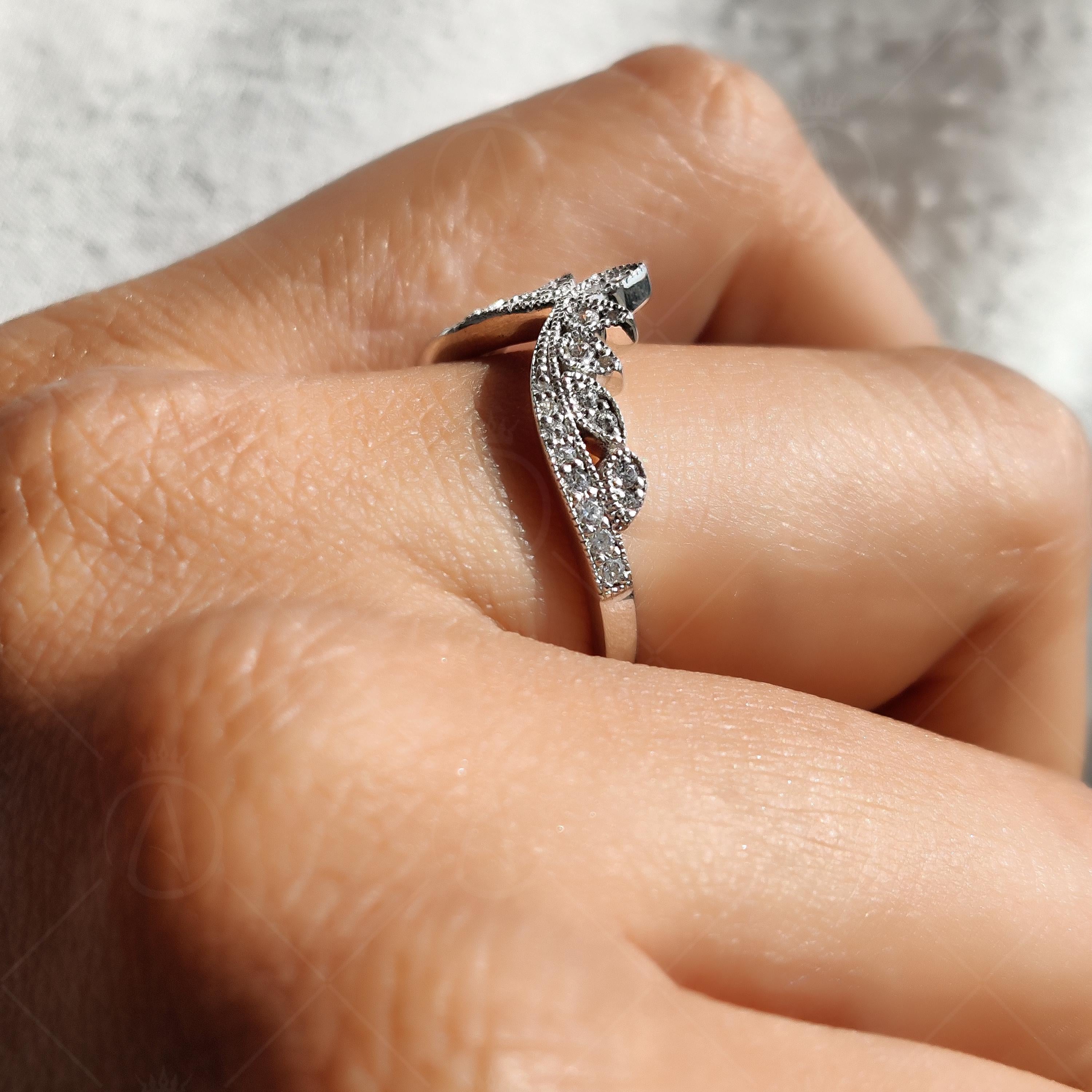 Leaf Style Nature Inspired Chevron Wedding Band