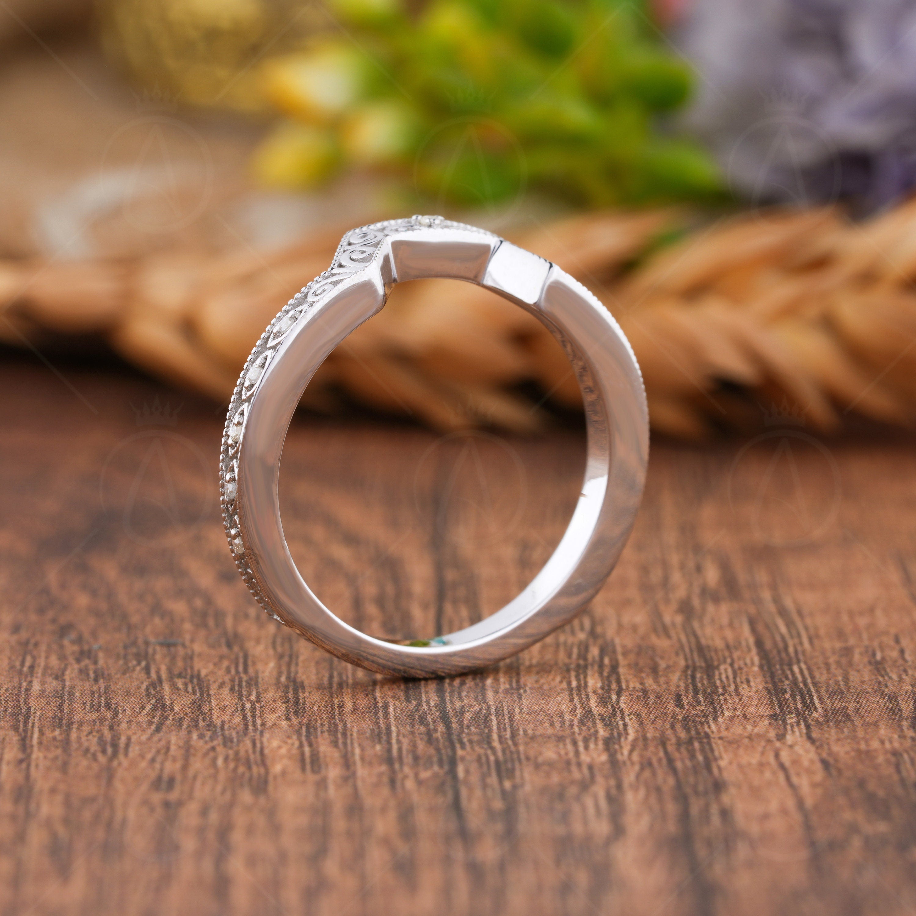Engraved Curved Wedding Band Women, Antique Carved Patterned Ring, Art Deco Moissanite Ring, Vintage Stackable Ring, Bridal Filigree Ring