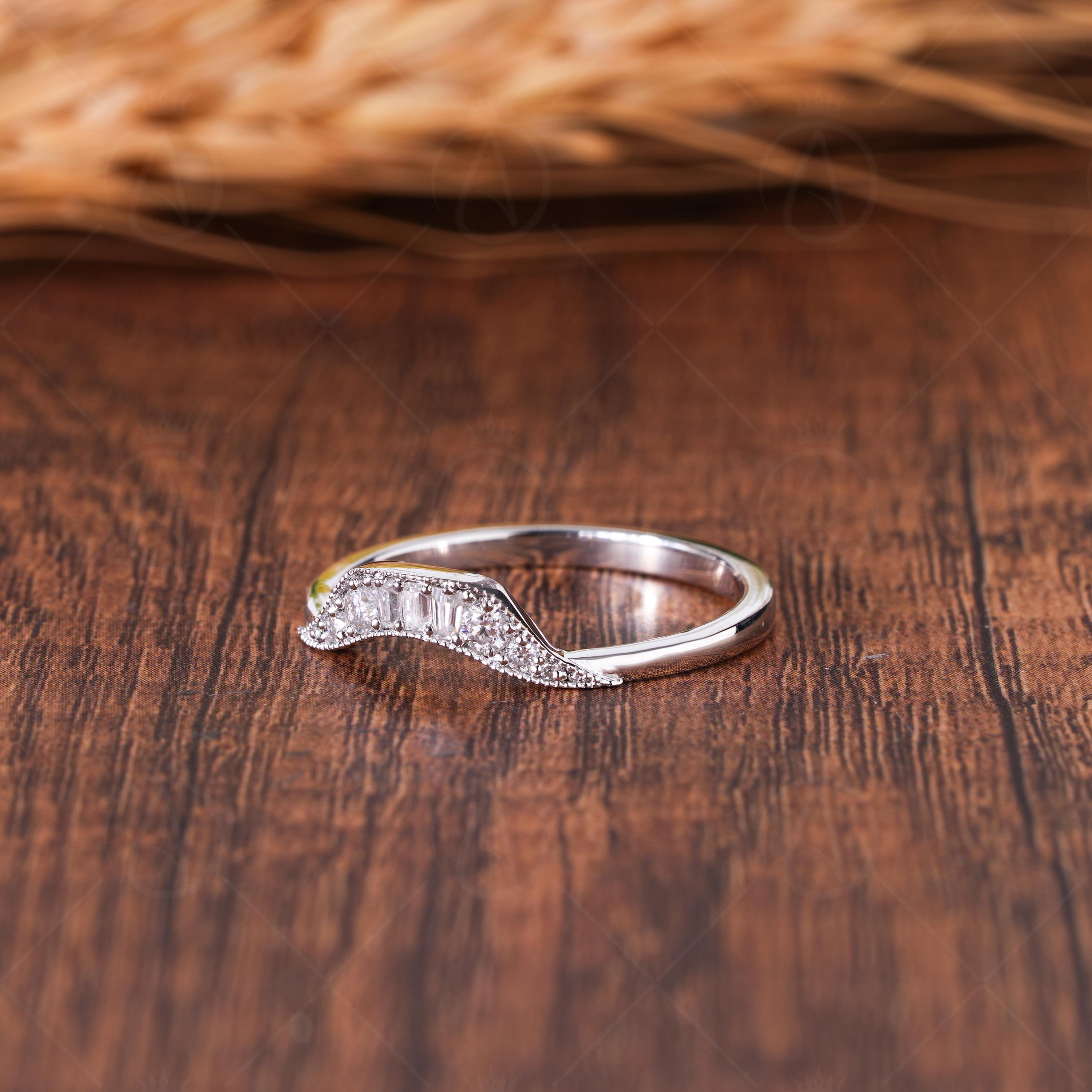 Moissanite Curved Wedding Band, Vintage Round Baguette Ring