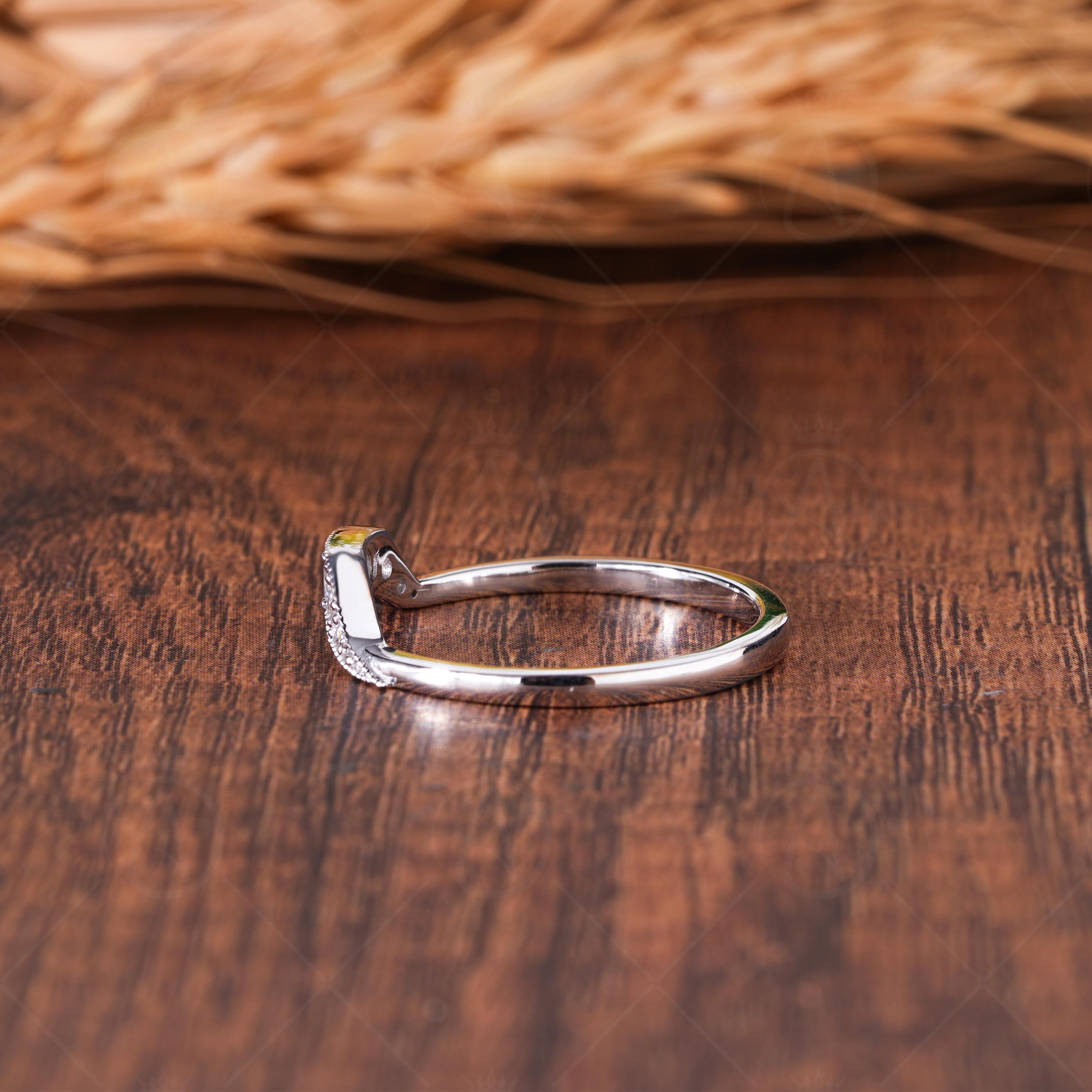 Moissanite Curved Wedding Band, Vintage Round Baguette Ring