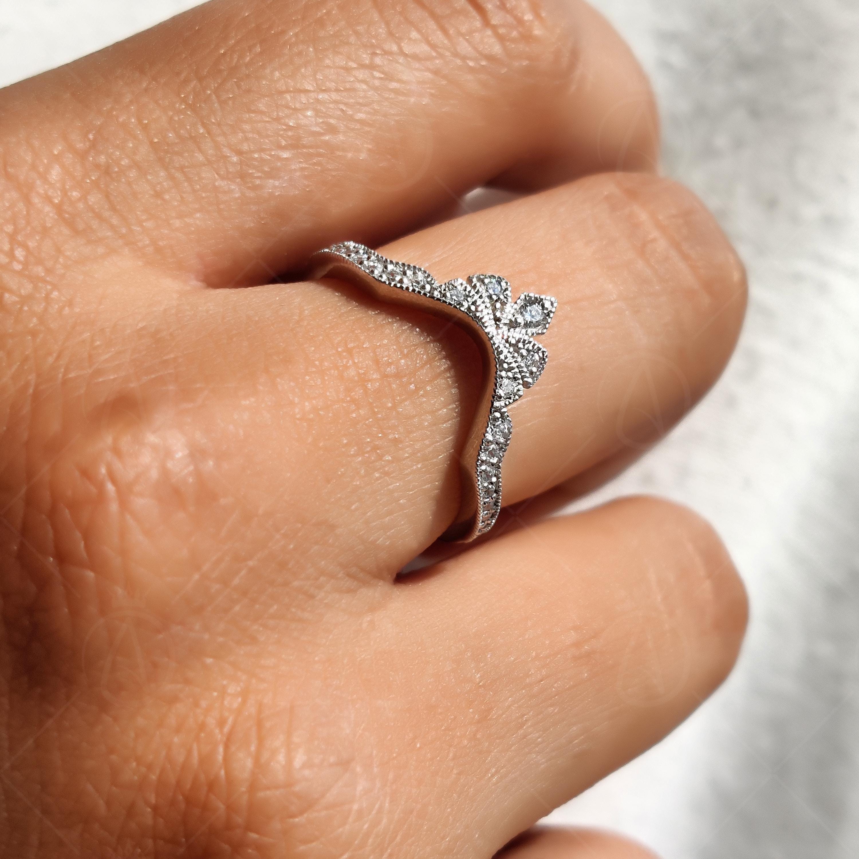 Crown Style Curved Wedding Band For Women