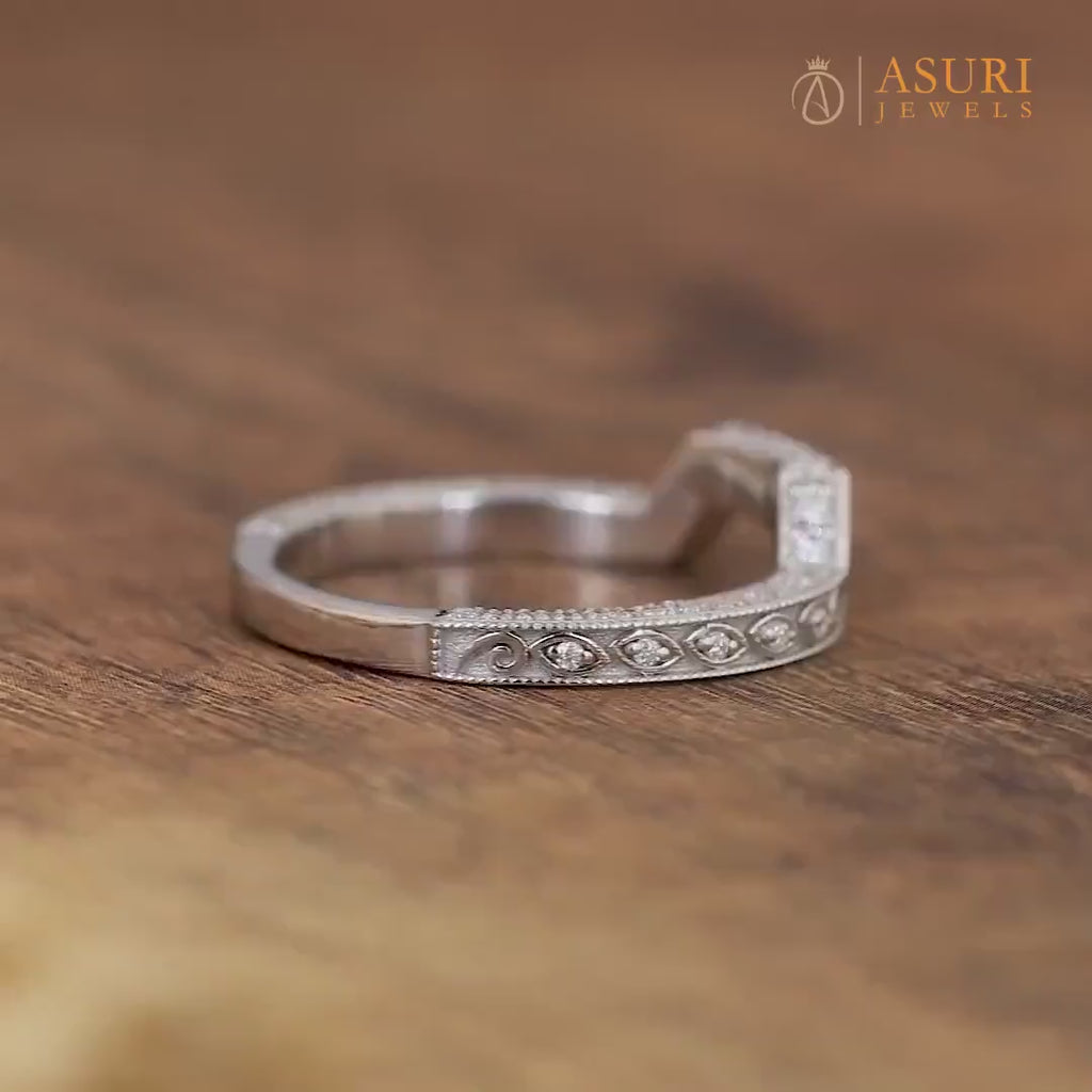 Engraved Curved Wedding Band Women, Antique Carved Patterned Ring, Art Deco Moissanite Ring, Vintage Stackable Ring, Bridal Filigree Ring